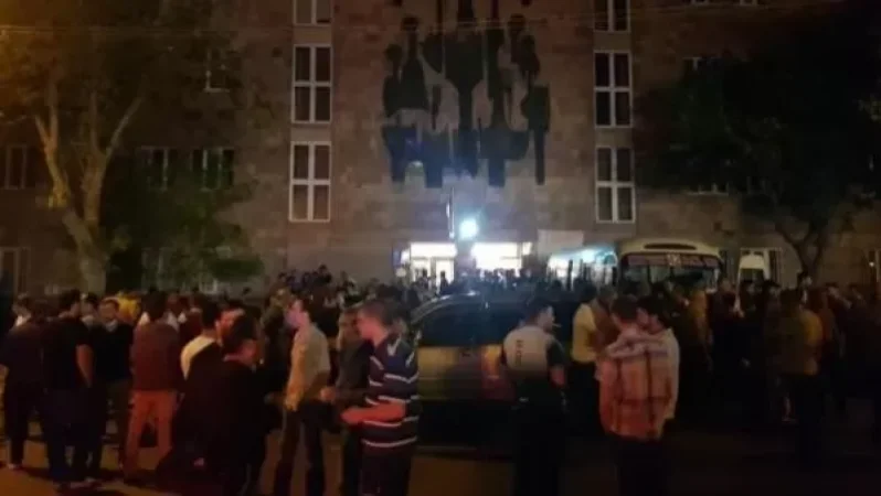 Կամավորագրվող տղերքն իրար հերթ չեն տալիս. Դավիթ Սանասարյան