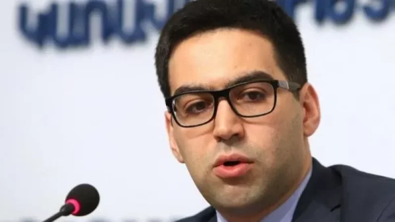 Արման Բաբաջանյանն իրեն դրսևորում է որպես «Մաֆիա» խաղի տաղանդավոր կարմիր ներկայացող. Բադասյան