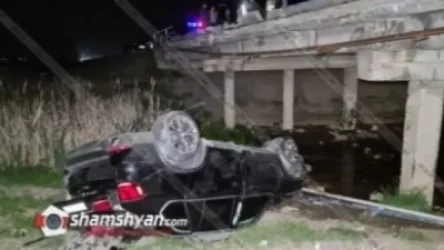 Արմավիրի մարզում BMW X5 մեքենան 2,5 մետր բարձրությունից ընկնելով գլխիվայր հայտնվել է գետում