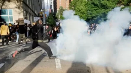 Ամերիկյան Ֆլորիդայում բեռնատարը մխրճվել է խաղաղ ցուցարարների ամբոխի մեջ