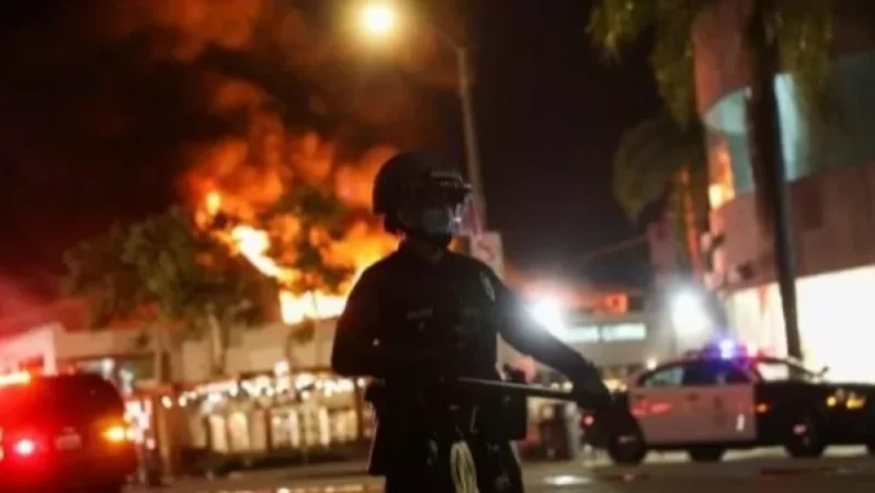 Ամերիկյան մի շարք քաղաքներում պարետային ժամ հայտարարվեց