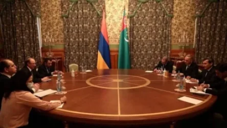 Արա Այվազյանն ու Ռաշիդ Մերեդովը քննարկել են միջազգային և տարածաշրջանային օրակարգին առնչվող հրատապ հարցեր