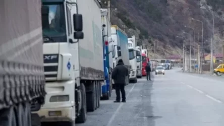 Լարսը փակ է բեռնատարների համար, ռուսական կողմում կուտակվել է մոտ 500 բեռնատար