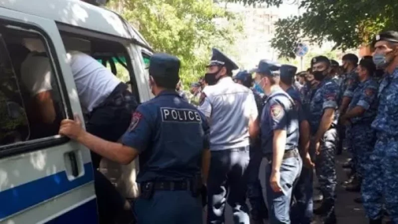 Ժամը 13։30-ի դրությամբ Ազգային ժողովի մոտակայքից բերման է ենթարկվել 154 քաղաքացի