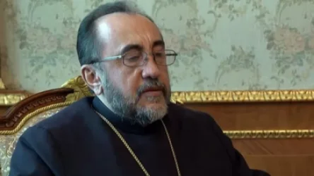 Երես չունի`չի գալիս. Միքայել եպիսկոպոս Աջապահյան՝ Փաշինյանի Սուրբ Զատիկի պատարագին չմասնակցելու մասին. ArmDaily