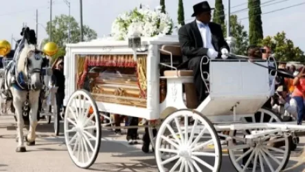 Ջորջ Ֆլոյդին հուղարկավորեցին