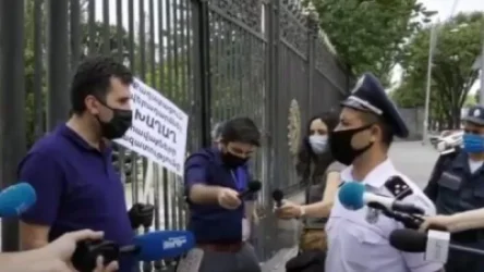 ՈՒՂԻՂ. Իրավաբաններն ու իրավապաշտպանները բողոքի ակցիա են անցկացնում ԱԺ-ի մոտ