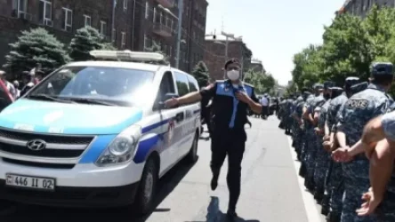 ԱԱԾ շենքի դիմաց հավաք անելու համար 252 անձի նկատմամբ իրականացվել է վարչական ձերբակալում