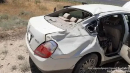 «Nissan Teana»-ն դուրս է եկել երթևեկելի գոտուց և հայտնվել դաշտում. կա 2 հոսպիտալացված