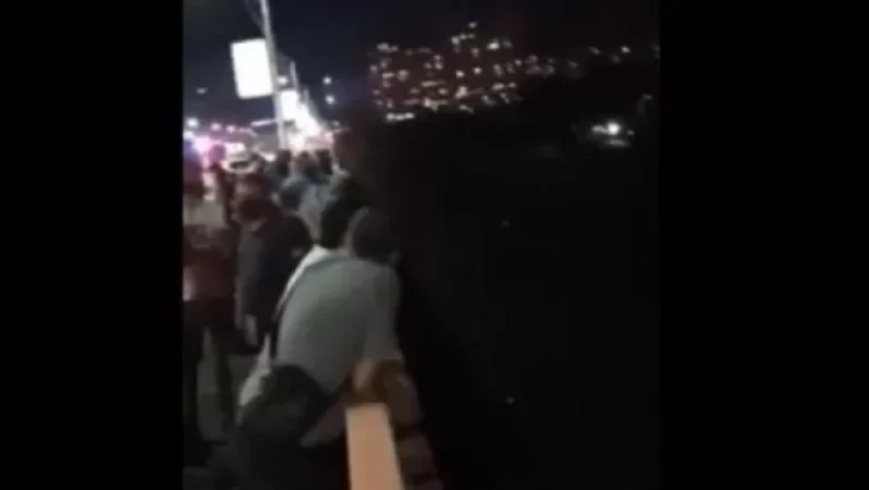 VIDEO: A Citizen Just Crossed the Barriers of Davtashen Bridge and Started Playing with His Phone