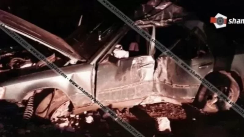 Գյումրիում «Mercedes-Benz E220» ավտոմեքենան բախվել է էլեկտրական սյանը. կան տուժածներ