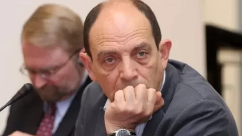 Քիչ առաջ իմացա, որ նախատեսվում է նոր՝ «Հարկ վճարողի օր» տոնական օր սահմանել. խոսքեր չունեմ. Ավետիք Իշխանյան