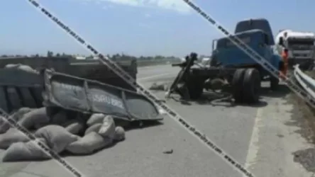 Բախվել են «ցեմենտավոզն» ու ցեմենտով բարձված «ЗИЛ»-ը. վերջինս կողաշրջվել է, կան վիրավորներ