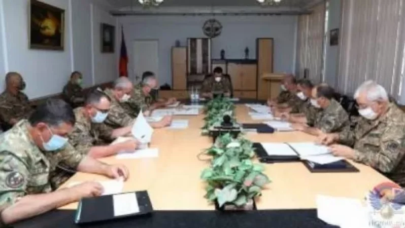 Ծառայողական քննություն Արցախի ՊՆ-ում՝ 2020-ի ձմեռային զորակոչի արդյունքների ու ամառային զորակոչի խնդիրների վերաբերյալ