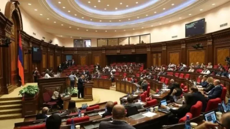 «Լուսավոր Հայաստանը» և «Բարգավաճ Հայաստանը» բոյկոտել են Ազգային ժողովի արտահերթ նիստը