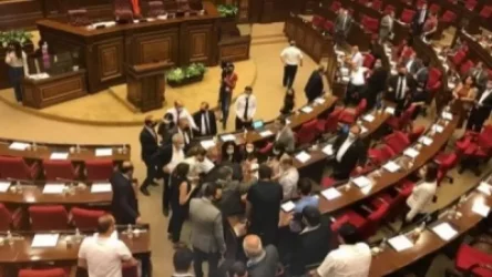 ԱԺ պատգամավորի ինքնազգացողությունը վատացել է. նիստն ընդհատվել է