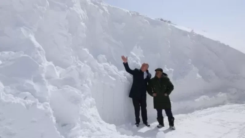 Լուսանկարներ․ Շիրակի մարզի որոշ հատվածներում ձյան բարձրությունը հասնում է 6 մետրի