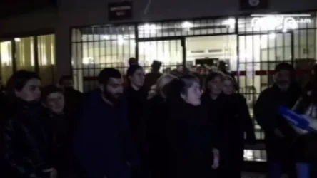 ՊՆ շենքը շրջափակված է