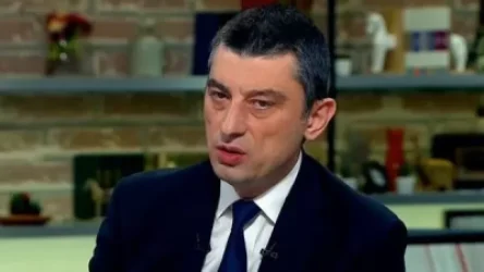 «Գախարիայի 12 ստերը». Խորհրդարանում Վրաստանի վարչապետի ելույթն ուղեկցվել է ընդդիմության բողոքի ակցիայով