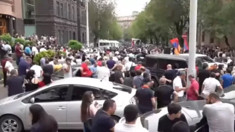 Վանեցյանը` կառավարության շենքում գտնվող աշխատակիցների մուտքը բացելու մասին