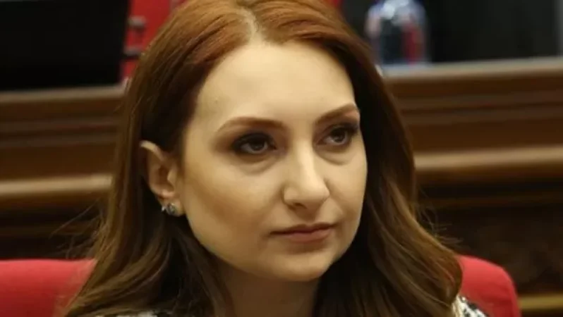 «Հրապարակ». Մակունցը  նյութեր է հավաքում Հայկ Սարգսյանի հետ կապված լողափի սկանդալի թեմայով, որպեսզի ներկայացնի վարչապետին