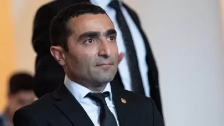 Շնորհավորում եմ մեր սիրելի եղվարդցիներին. Ռոմանոս Պետրոսյանի գրառումը