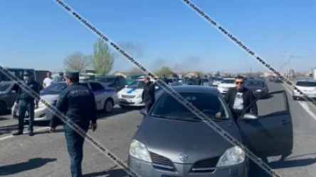 Խորունկ գյուղի 100-ից ավելի բնակիչներ՝ ի նշան բողոքի, փակել են Երևան-Արմավիր ավտոճանապարհը