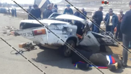 ԼՈՒՍԱՆԿԱՐՆԵՐ․ Խոշոր ավտովթար․ բախվել են բեռնատար Volvo-ն ու 06-ը, վերջինս վերածվել է մետաղե ջարդոնի