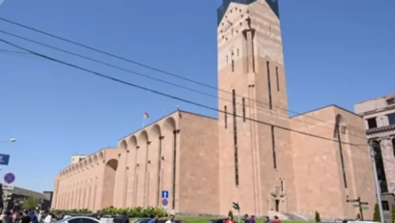 ՊՎԾ աշխատողներին դուրս են հանել Երևանի քաղաքապետարանից՝ չթողնելով նրանց ստուգումներ իրականացնել. «Ժողովուրդ»