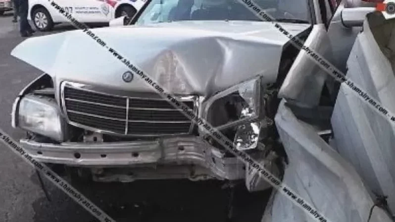 Driver Crashes Mercedes into Pole and Subsequently Hits Parked Toyota in Yerevan; Injuries Reported