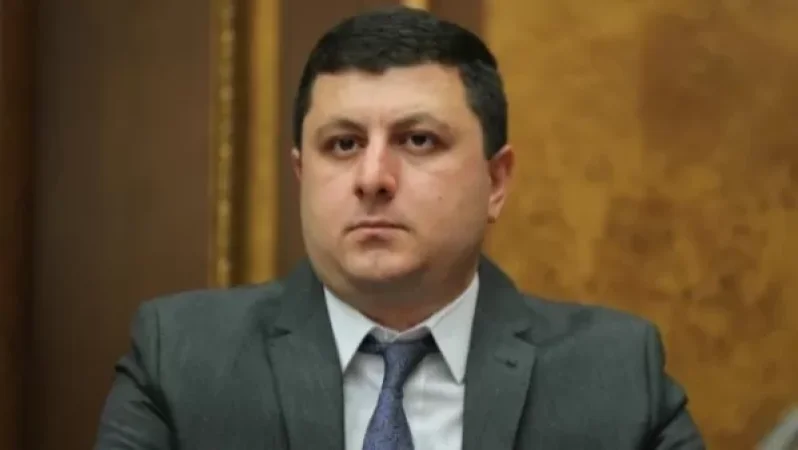 Ինչպես «հերոս տղաները» փոխակերպվեցին «դասալիքների». Աբրահամյան