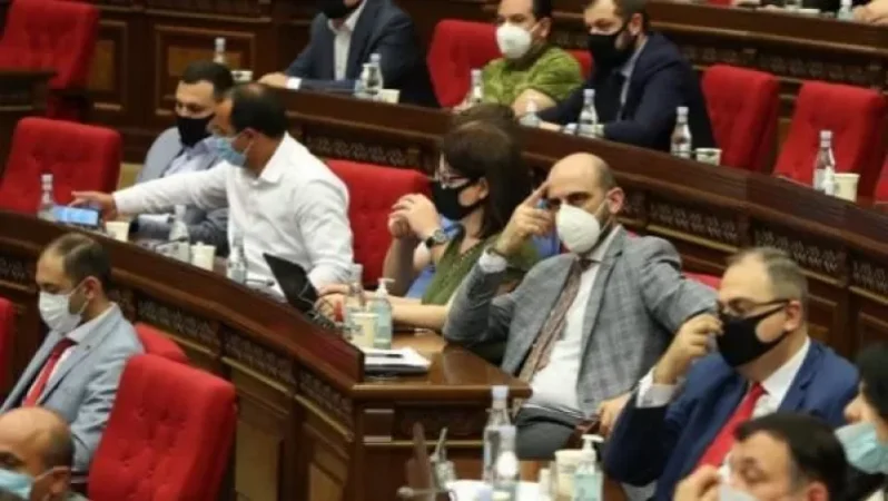 Խորհրդարանն ավարտեց հերթական արտահերթ նիստը. ընդունեցին քննարկված բոլոր 12 նախագծերը