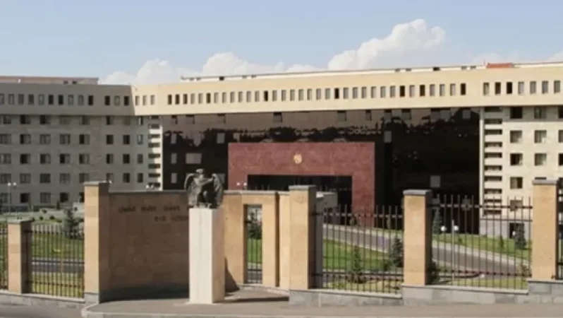 Պնդումը, թե «Սև լճի մոտ 1000-ից ավելի ադրբեջանցի զինվորական կա», ճիշտ չէ. ՊՆ