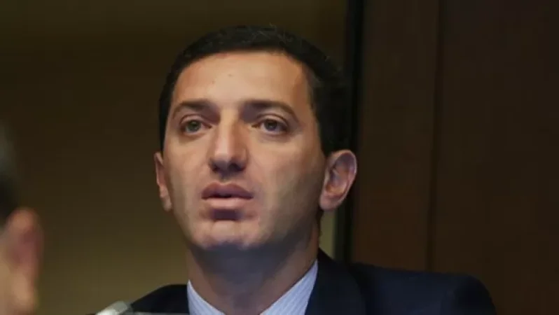 Ու՞ր է մեր գերագույն գլխավոր հրամանատարը, ինչու՞ դիրքերում չէ. Գևորգ Պետրոսյան