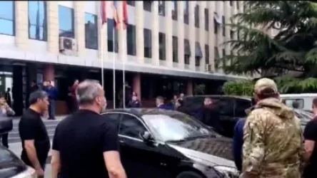 ՏԵՍԱՆՅՈՒԹ. Քիչ առաջ ԱԱԾ տնօրենն ու ոստիկանապետը եկան Սյունիքի մարզպետարան