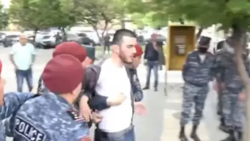 Կառավարության շենքի մոտից 8 անձ բերման է ենթարկվել. Ոստիկանություն