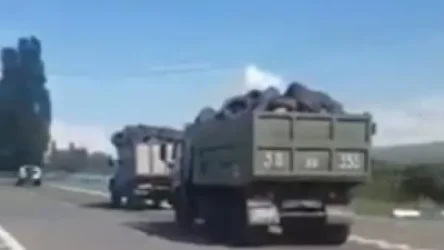 ՏԵՍԱՆՅՈՒԹ. Ոստիկանության ծառայողներն անվադողեր են հավաքում և ուղարկում դիրքեր