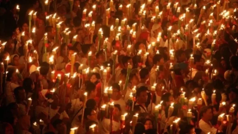 Ջահերով երթի ընթացքում ոստիկանները բերման են ենթարկել երիտասարդներից մեկին. Գեղամ Մանուկյան