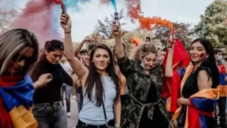 Նիդերլանդներում Ադրբեջանի դեսպանատան տարածքից նետված քարը վիրավորել է ցուցարար հայ աղջկան