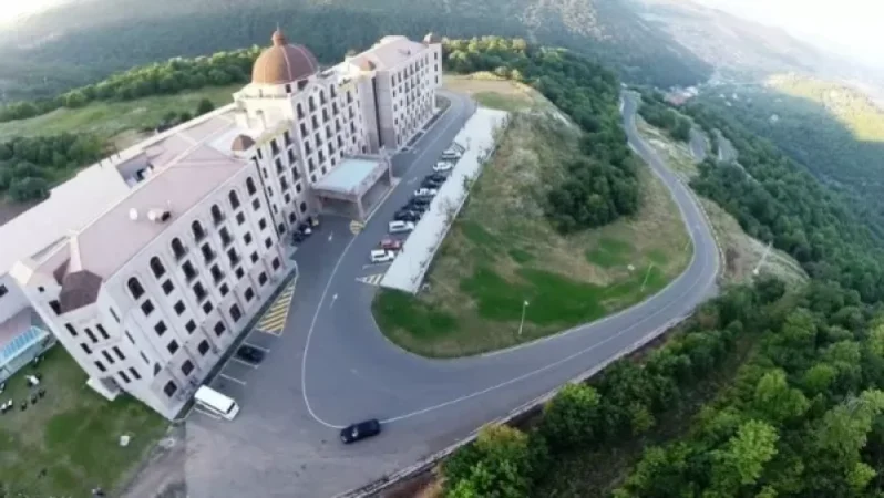 Ծաղկաձորում գտնվող թանկարժեք ու շքեղ հյուրանոցի ճակատագիրն օդում կախված է մնացել. «Ժողովուրդ»