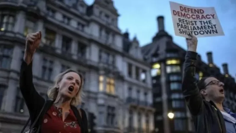 Հանրագիրը 1 մլն ստորագրություն է հավաքել  Բրիտանիայի խորհրդարանի աշխատանքի կասեցման դեմ