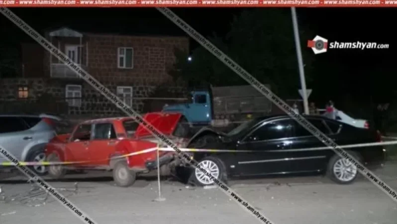 Կոտայքում ավտովթարից հետո ոստիկանության ծառայողը Nissan Fuga-ով վրաերթի է ենթարկել 3 հոգու. կա 1 զոհ, 2 վիրավոր