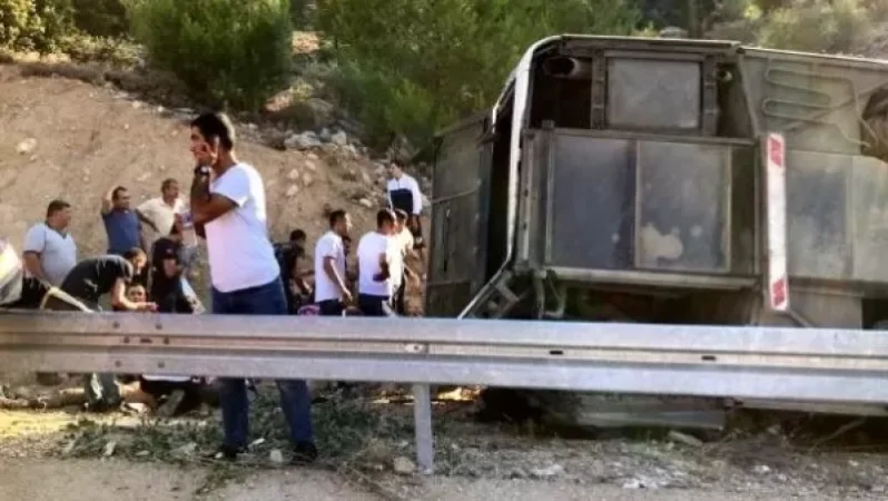 Photos: Bus Carrying Soldiers Overturns in Turkey, Casualties Reported