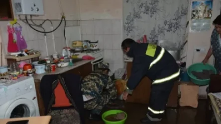 Տեղացած առատ կարկուտից ու անձրևից հետո անձրևաջուր է լցվել Ստեփանակերտի բնակարաններից մեկում