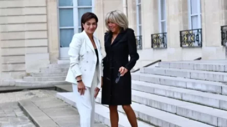 ԼՈՒՍԱՆԿԱՐՆԵՐ․ Աննա Հակոբյանն ու Մակրոնի կինը՝ Բրիջիտ Մակրոնը հանդիպել են