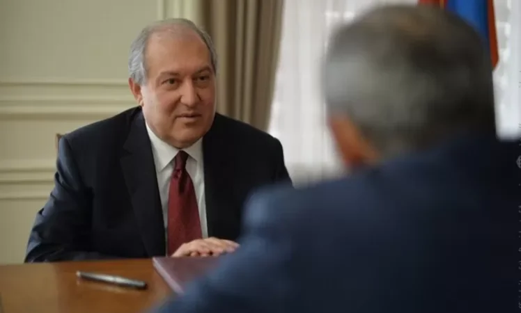 Արմեն Սարգսյան-Նիկոլ Փաշինյան խաղը բաց է ընթանում․«Իրատես»