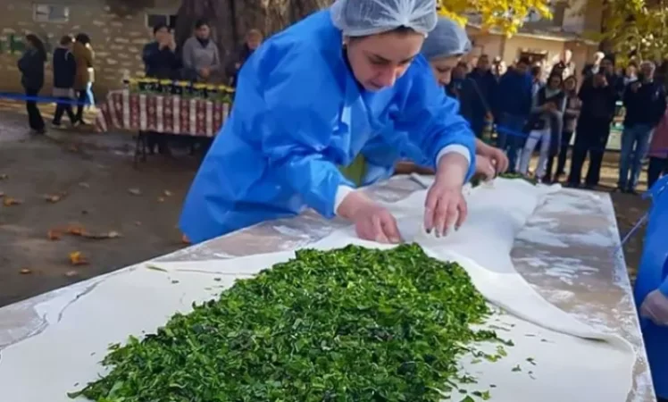 Արցախում 3 մետրանոց ժենգյալով հաց են թխել