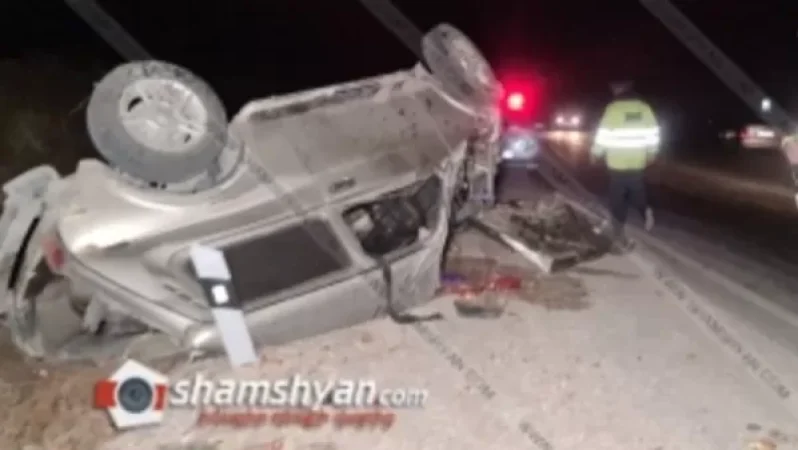Խոշոր ավտովթար Արարատի մարզում. Նիվան, մի քանի պտույտ գլորվելով, գլխիվայր շրջվել է, կա տուժած. Shamshyan. com