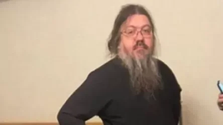 ՏԵՍԱՆՅՈՒԹ. Ուկրաինայում անհայտ անձը ծեծում է եպիսկոպոսին