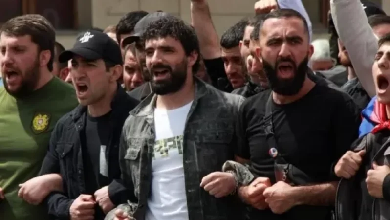 Լկտի ձևով բերման են ենթարկել ընկերոջս` հասցնելով գանգուղեղային վնասվածք. Լևոն Քոչարյան